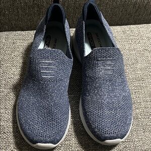 Skechers Ultra Flex Harmonious Slip on Sneaker Navy Heather
Size 9.5 NEW